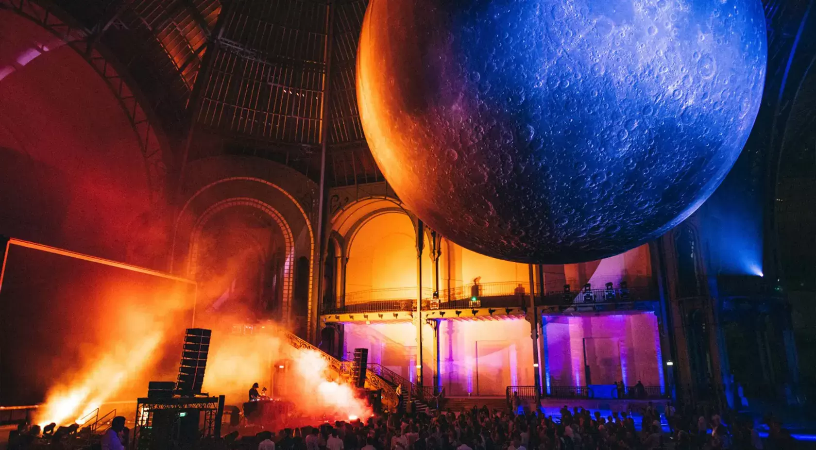 Luna en el Grand Palais de Paris